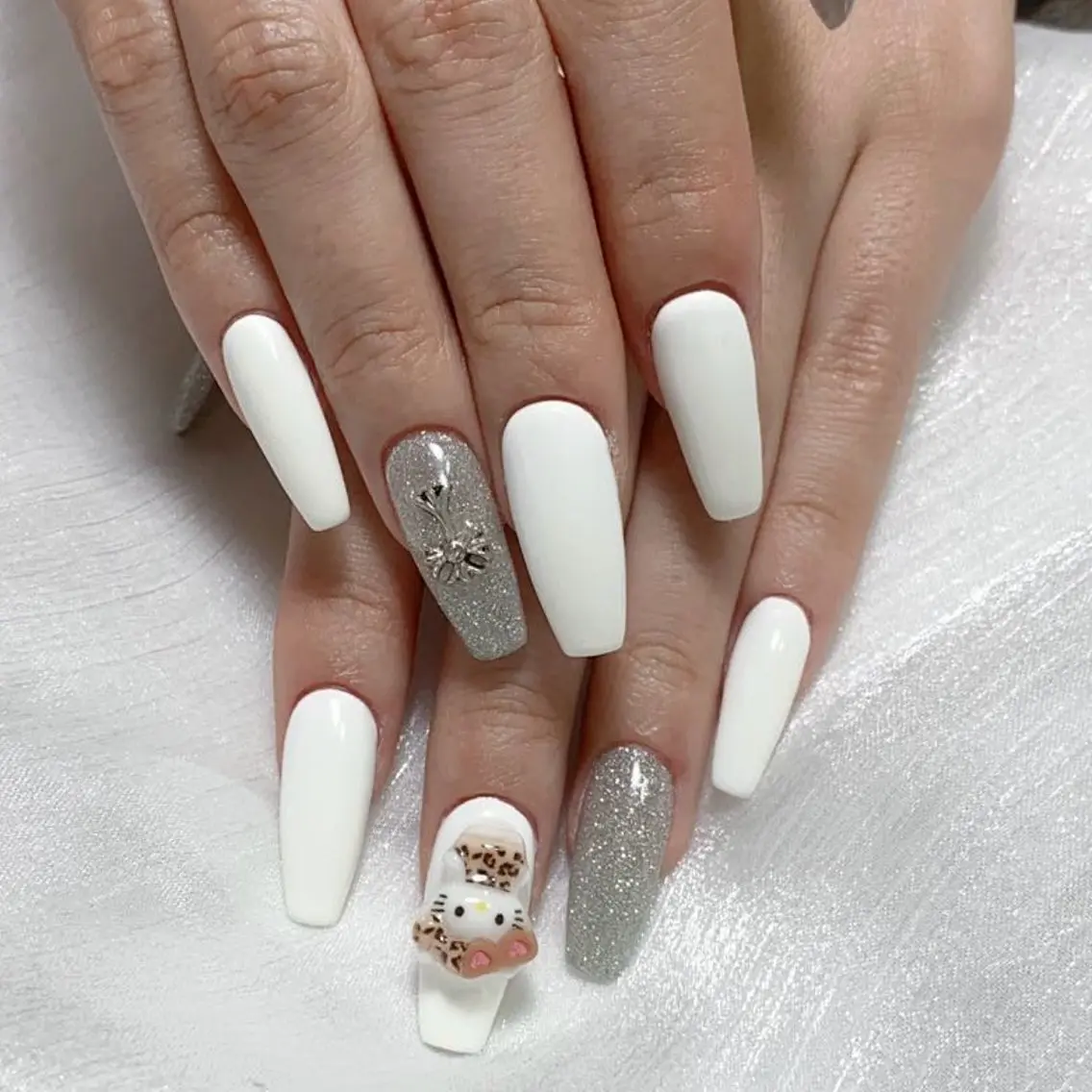 メンズ ネイル メンズ韓国風 アートネイル オーロラネイル ガーリー キラキラネイル ハンドネイル Nail salon 木にいるのネイルデザイン