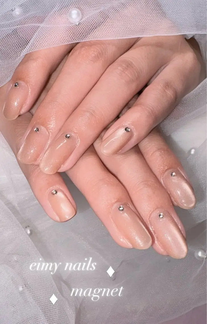 ネイル マグネットネイル マグネットワンカラー ワンカラーネイル ストーンネイル ハンドネイル eimy nails♡のネイルデザイン