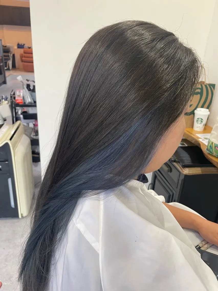 ロング カラー ブリーチ カット ヘアカラー No.4 ナチュラル なつみのヘアスタイル