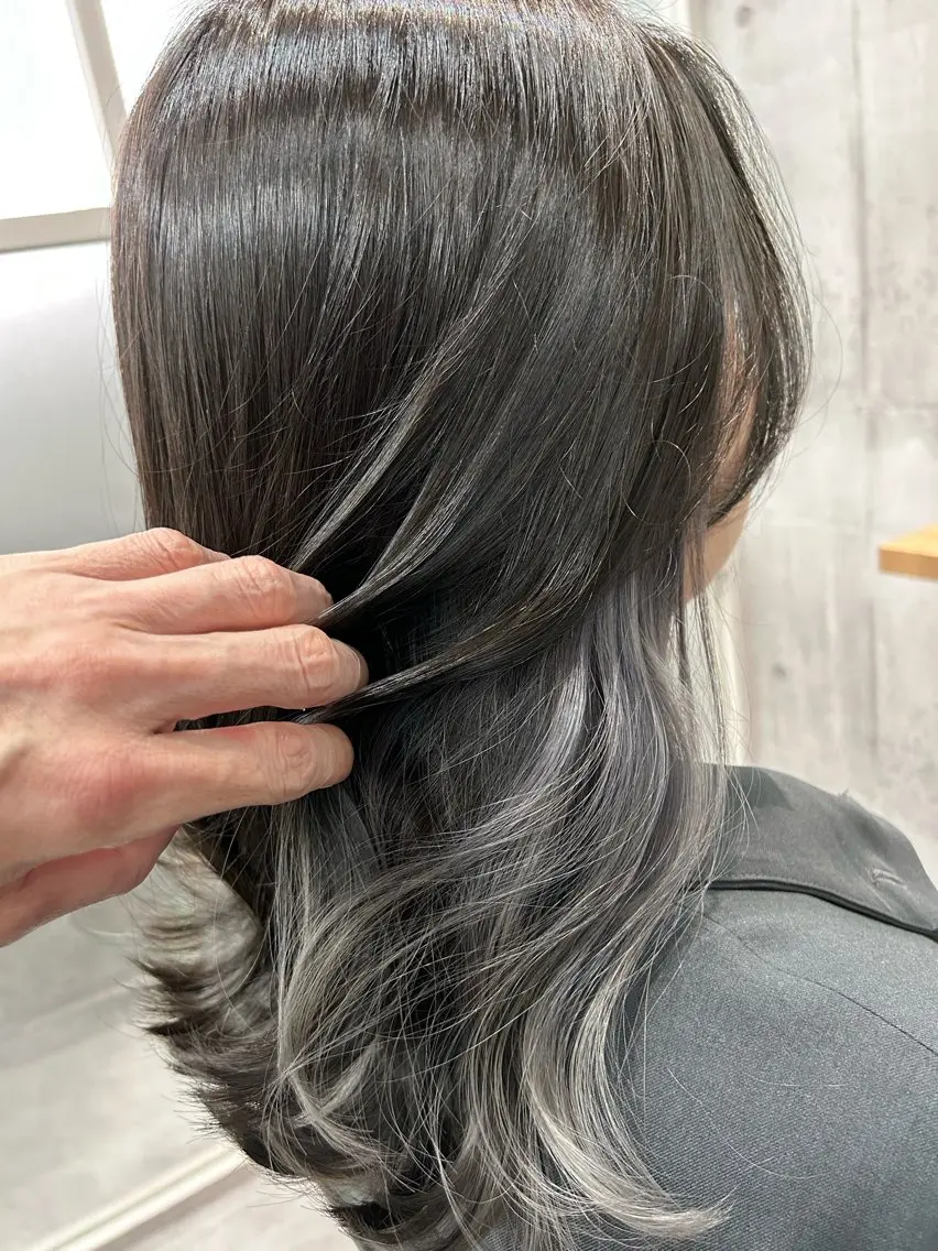 ミディアム カラー ブリーチ ヘアカラー トリートメント newi赤羽 ✂️KEN✂️のヘアスタイル