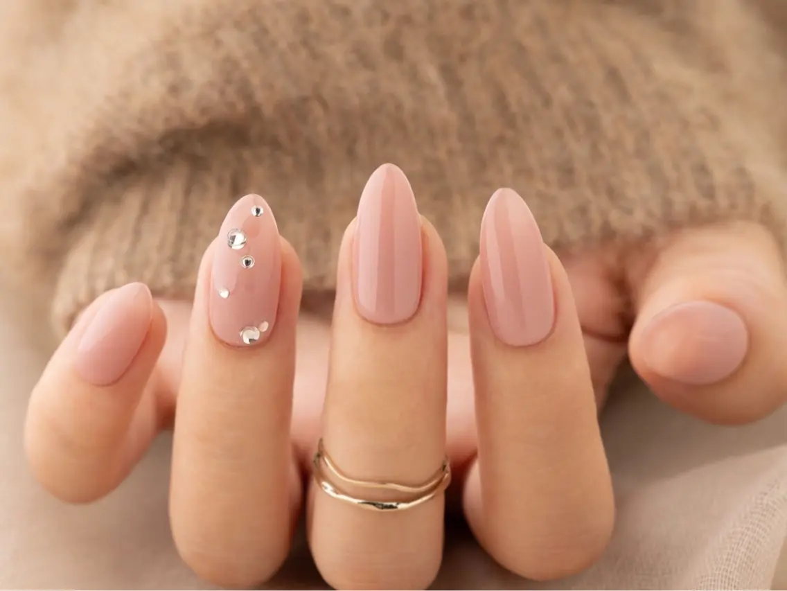 大人シンプルデザインオフィスネイル💅🏻✨の写真