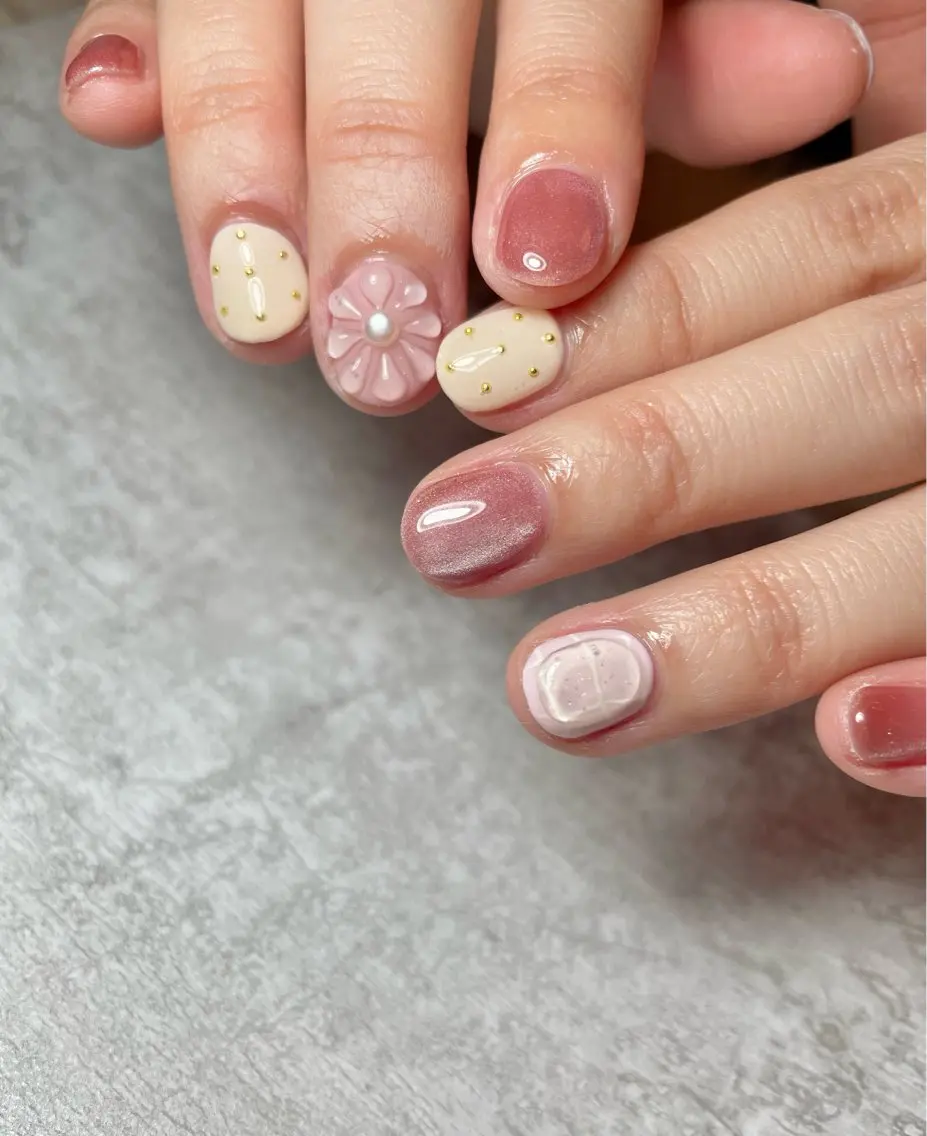 ネイル フラワーネイル マグネットネイル 持ち込み ニュアンスネイル ぷっくりネイル nana .のネイルデザイン