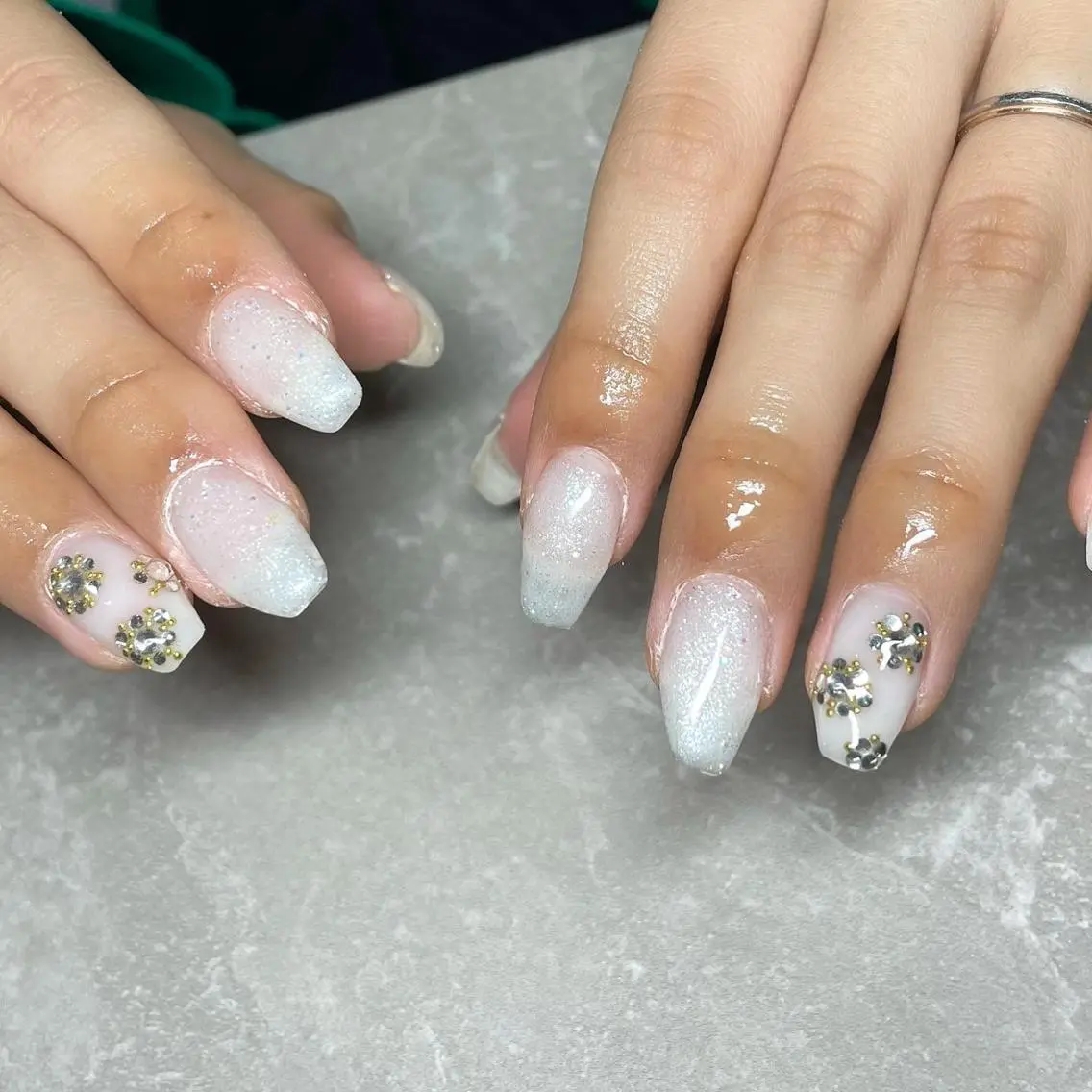 ネイル LAVISH 大和店 emi･:*+のネイルデザイン