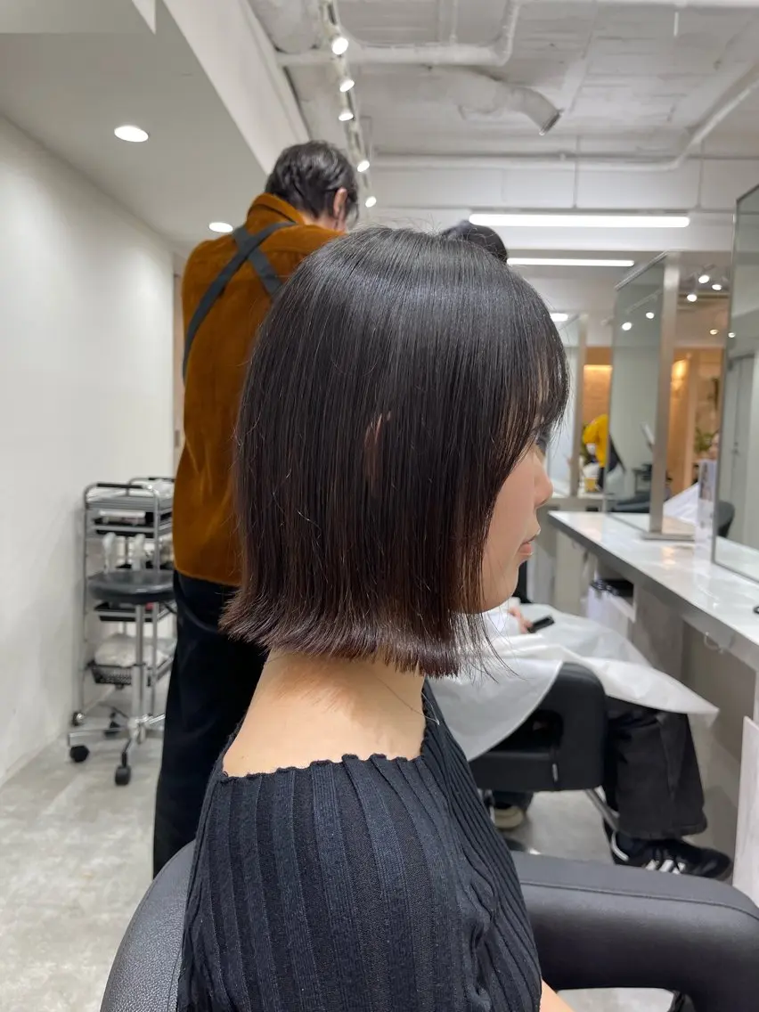ミディアム ボブ 外ハネヘア ハイトーン/レイヤ ーTENSHOのヘアスタイル