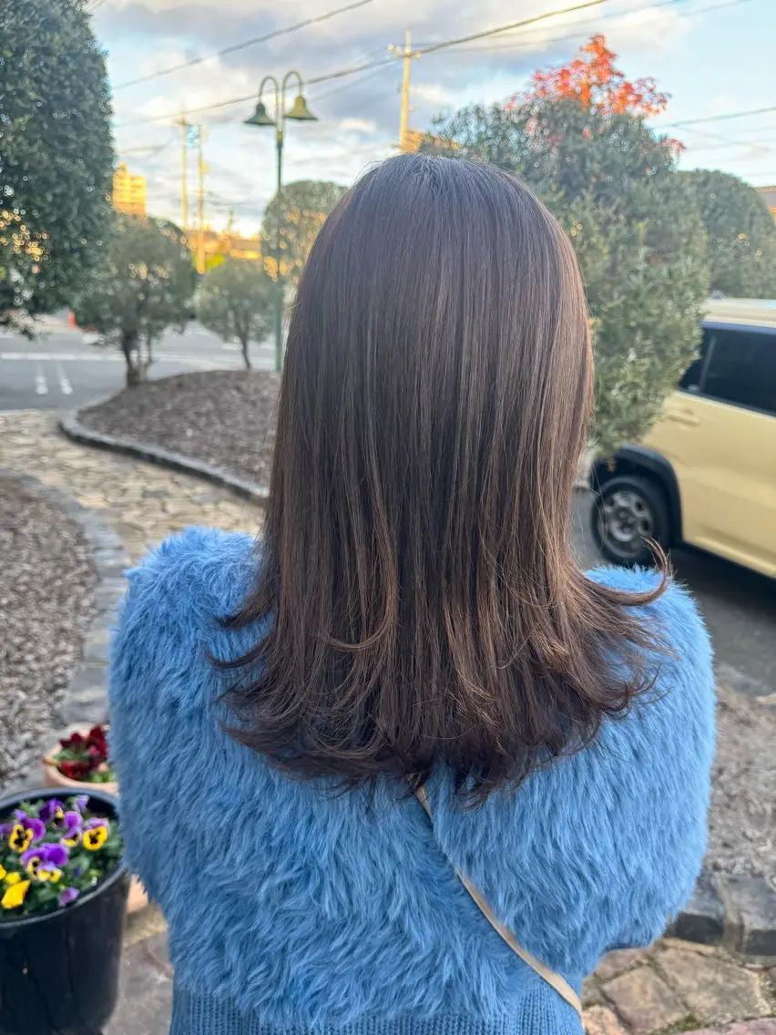 ロング カラー アッシュ ベージュカラー 𝒇𝒍𝒂𝒕/ 𝐇𝐈𝐍𝐀のヘアスタイル