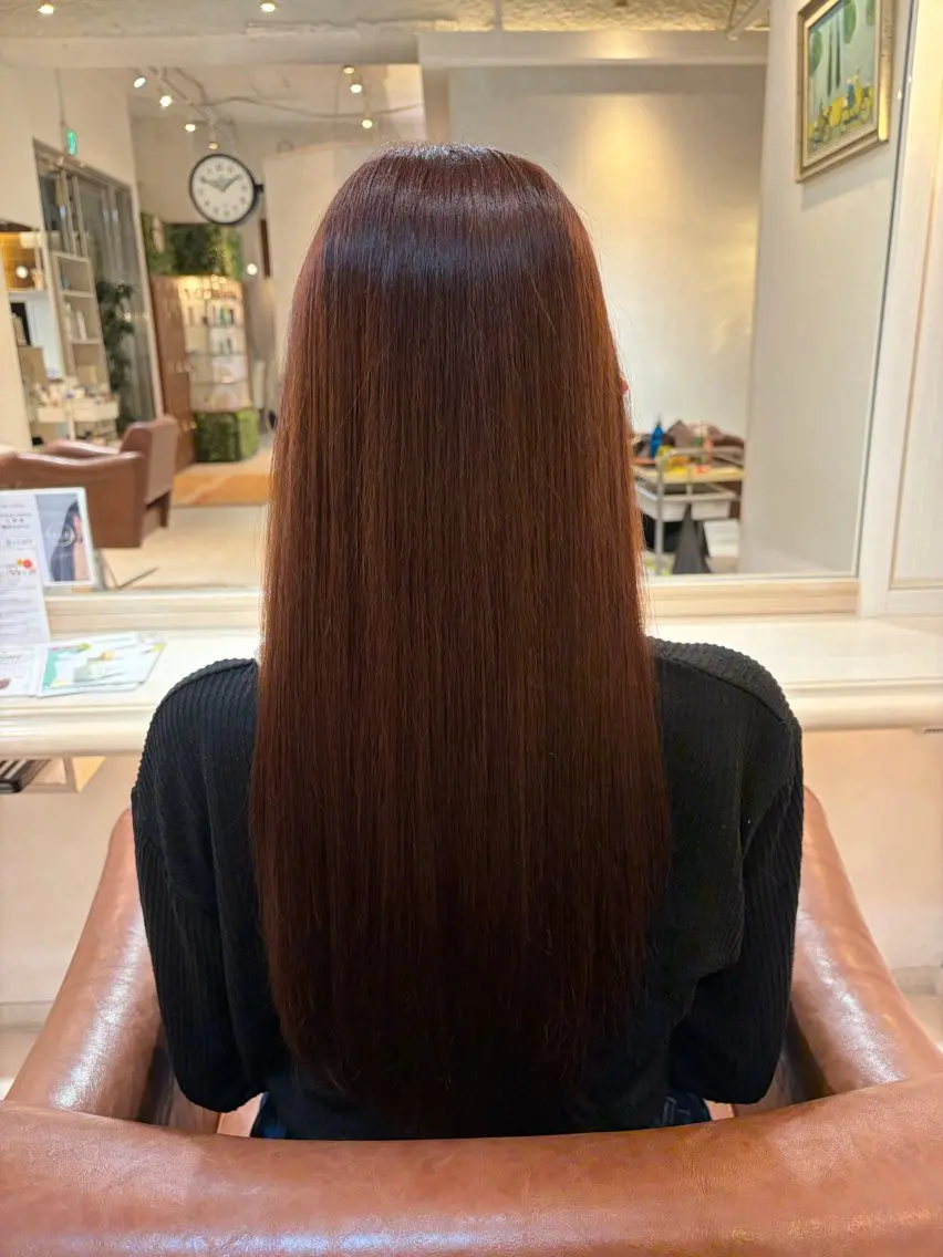カラー 東 紅羽のヘアスタイル