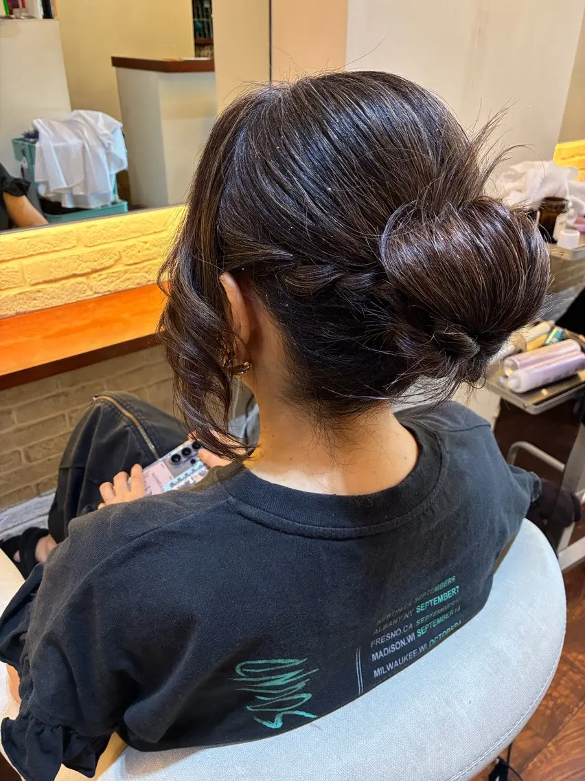 ミディアム ヘアアレンジ CoCooN Hiromiのヘアスタイル