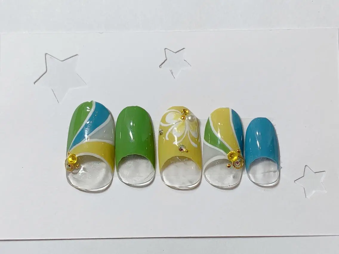 ネイル Nail salon Dejavu 🌿のネイルデザイン