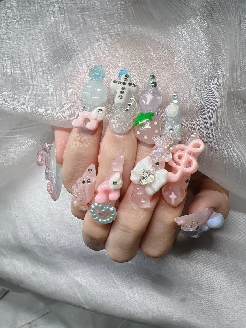 ネイル ハンドネイル Lee Nailsのネイルデザイン