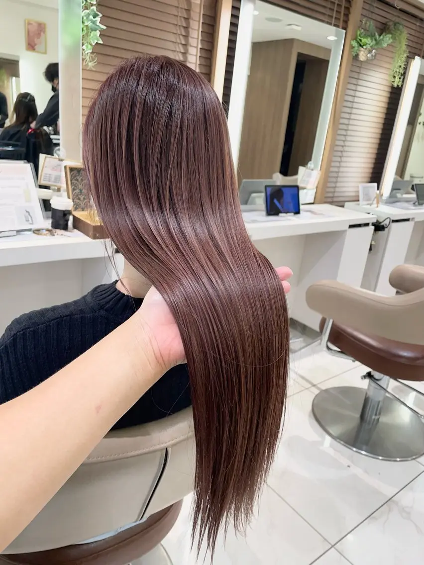ロング カット ヘアカラー トリートメント 清藤綾/脱白髪染め 白髪ぼかしハイライトのヘアスタイル