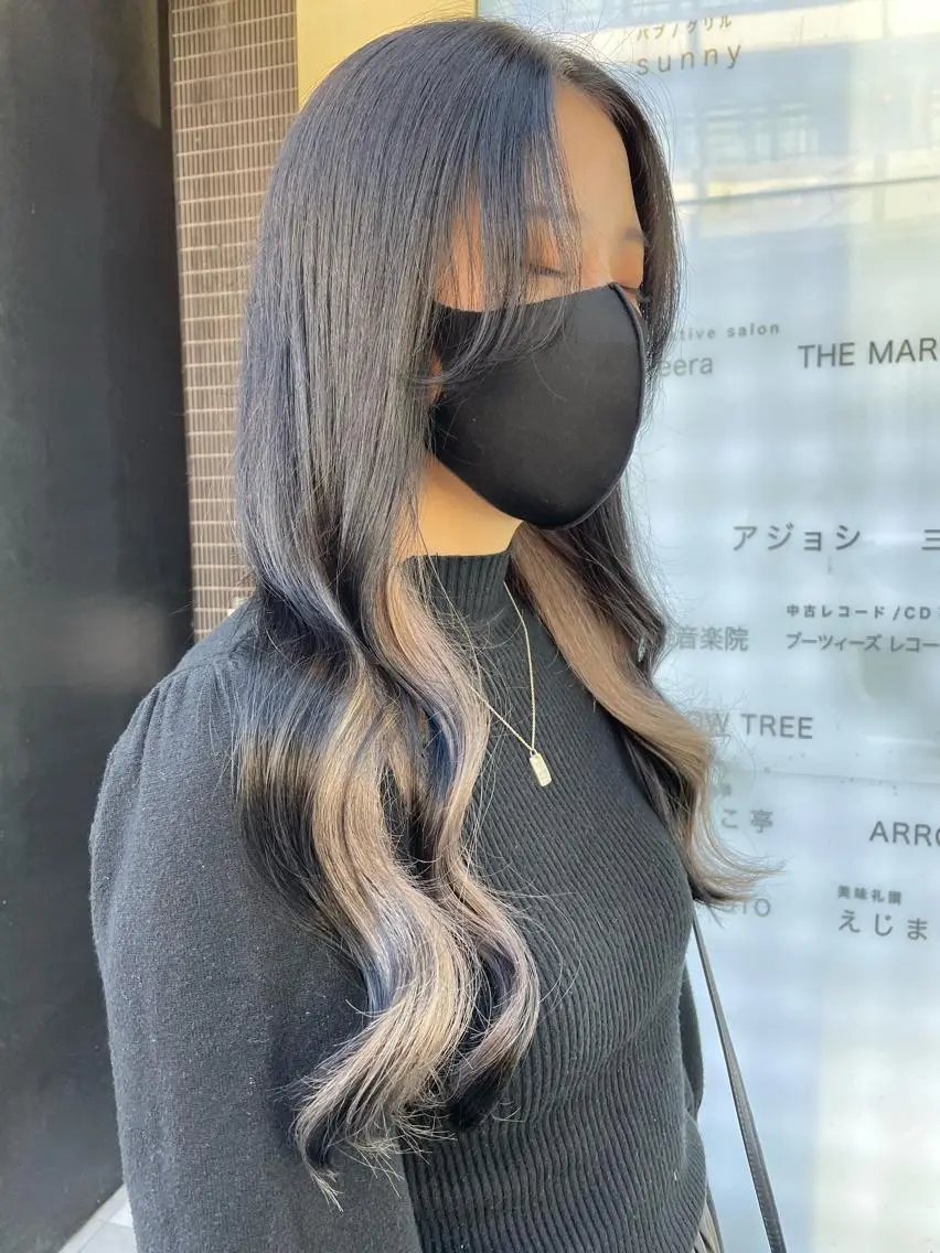 イヤリングインナーカラーの写真