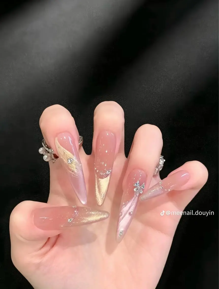 ネイル 韓国ネイル マグネットネイル 持ち込み ハンドネイル Dyo Nail_Royalのネイルデザイン