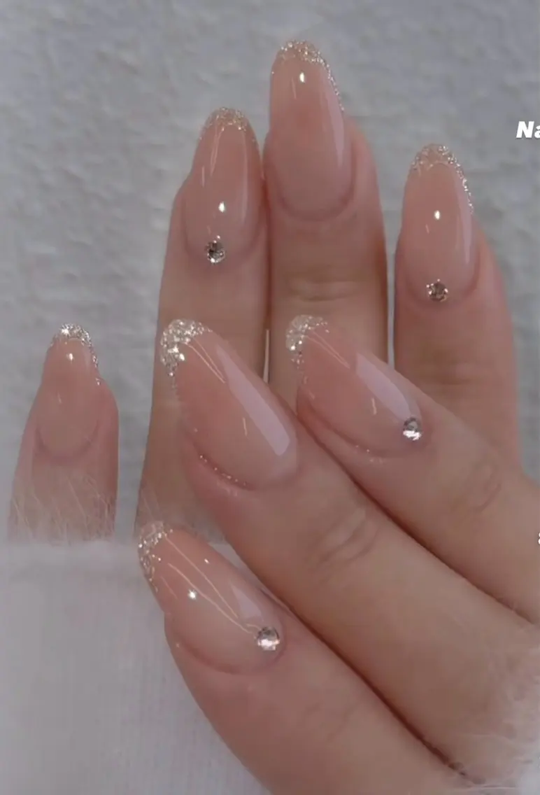 ミディアム ハンドネイル AMI Nailsalonのネイルデザイン