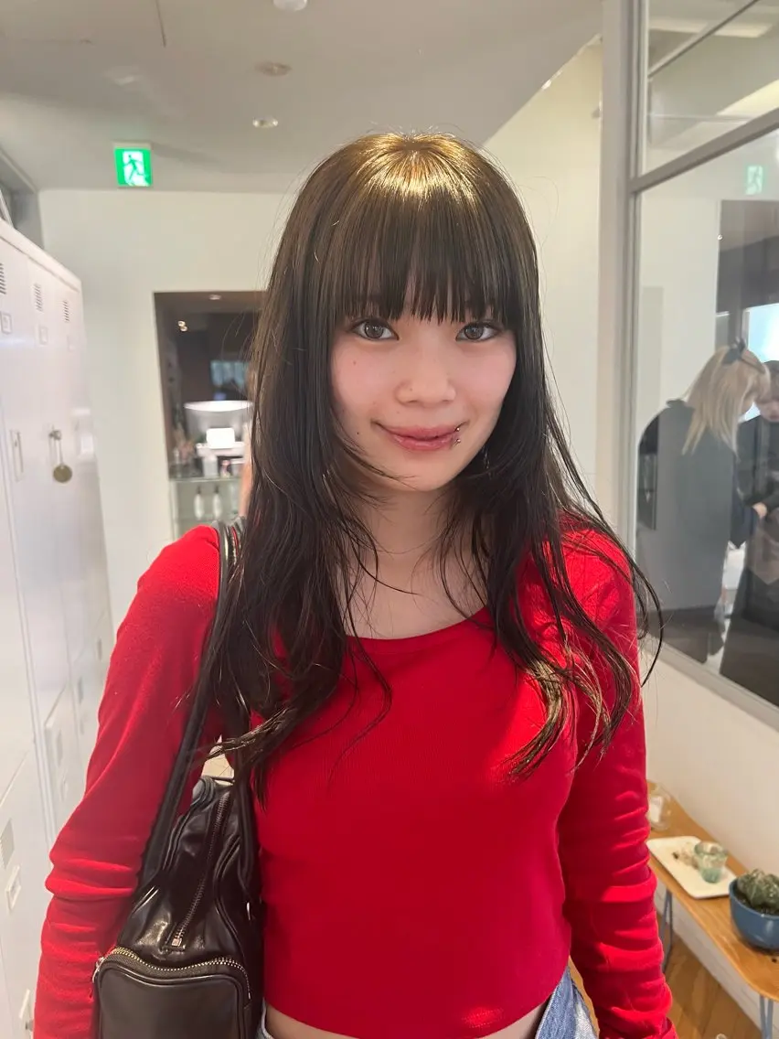 ロング カラー オリーブカラー 南部 綾音のヘアスタイル
