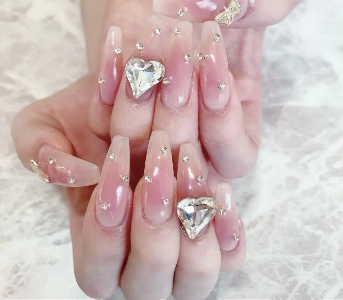 ネイル オーロラネイル チークネイル 長さ出し フットネイル フレンチネイル Lee Nailsのネイルデザイン