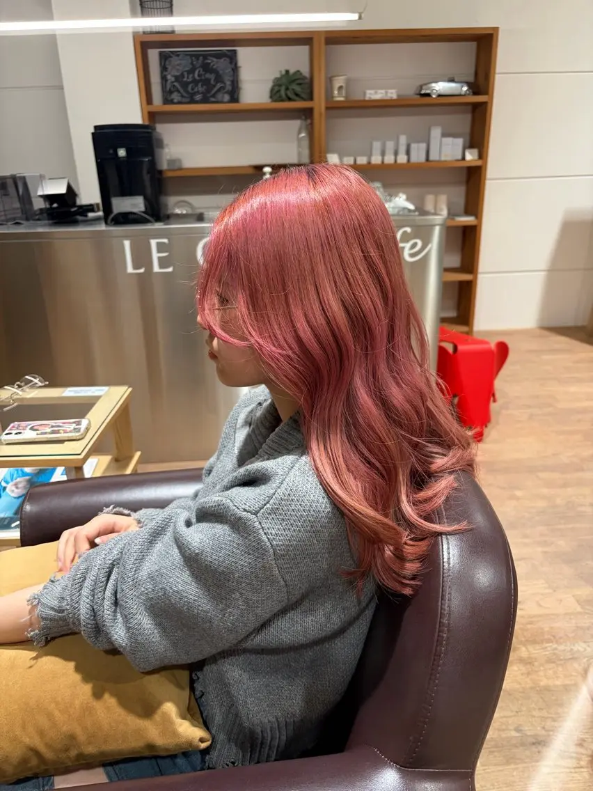 セミロング 伊藤 由華のヘアスタイル