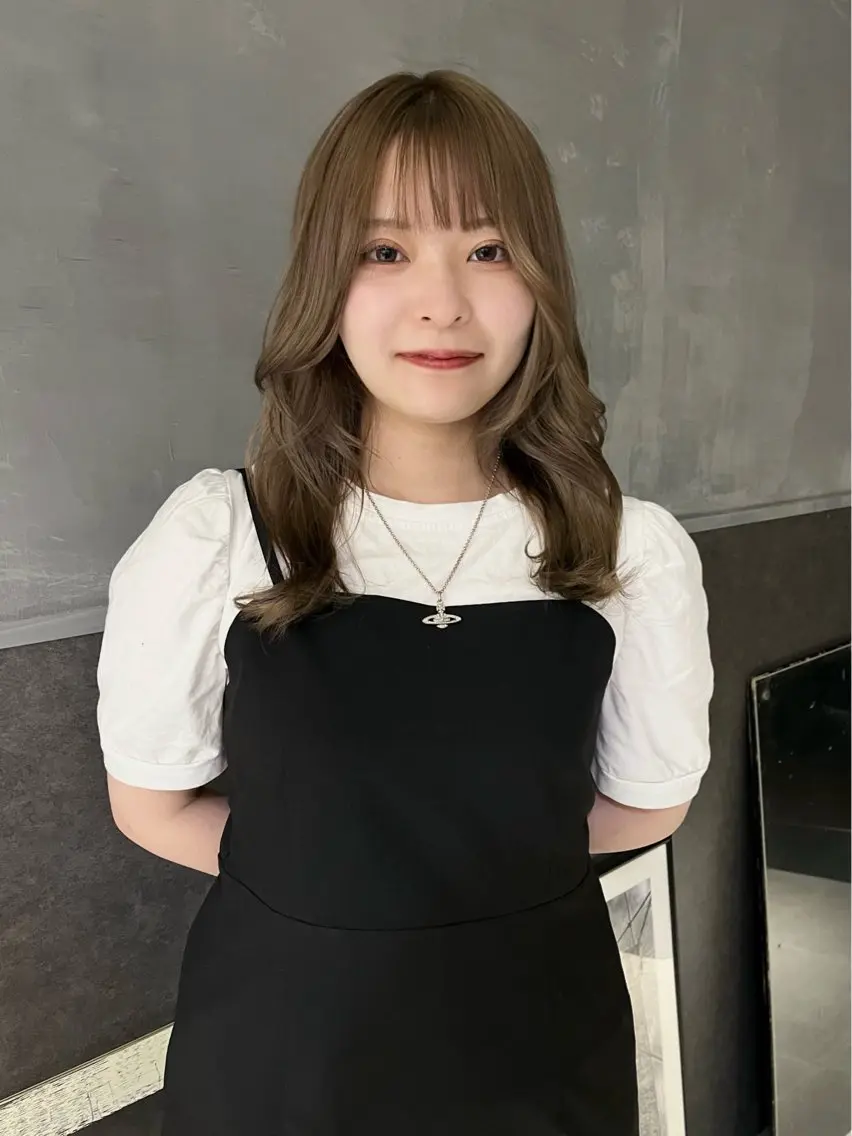 セミロング カラー ベージュカラー ミルクティーベージュ カット ヘアカラー トリートメント 田中 里奈のヘアスタイル