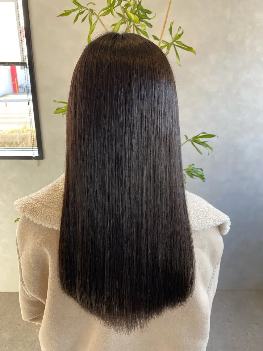 ロング 白井 音羽のヘアスタイル