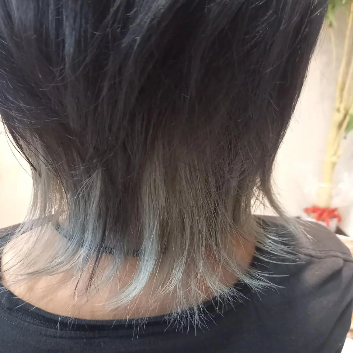 ミディアム ウルフカット 上原 嘉代子のヘアスタイル