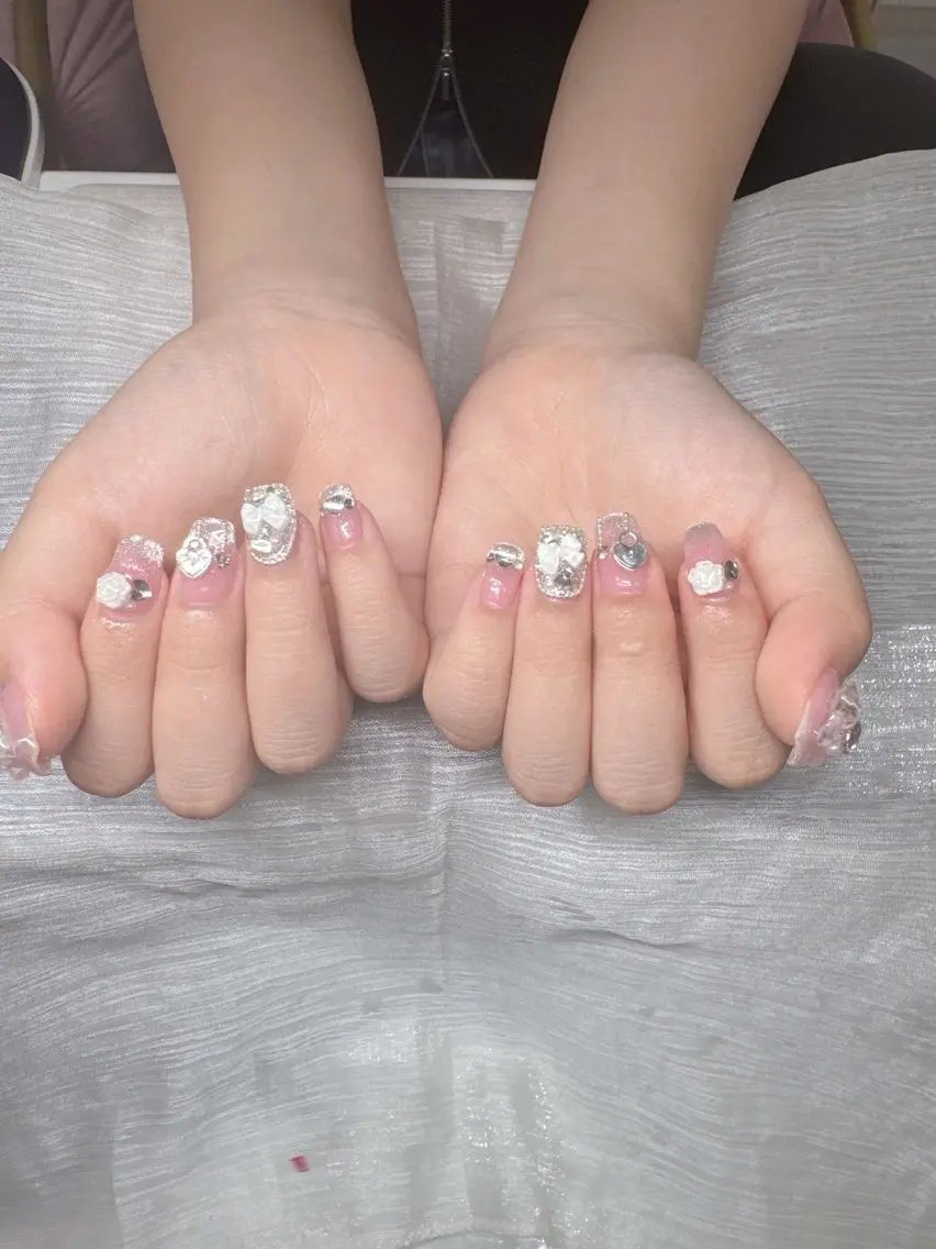 ネイル ハンドネイル Lee Nailsのネイルデザイン