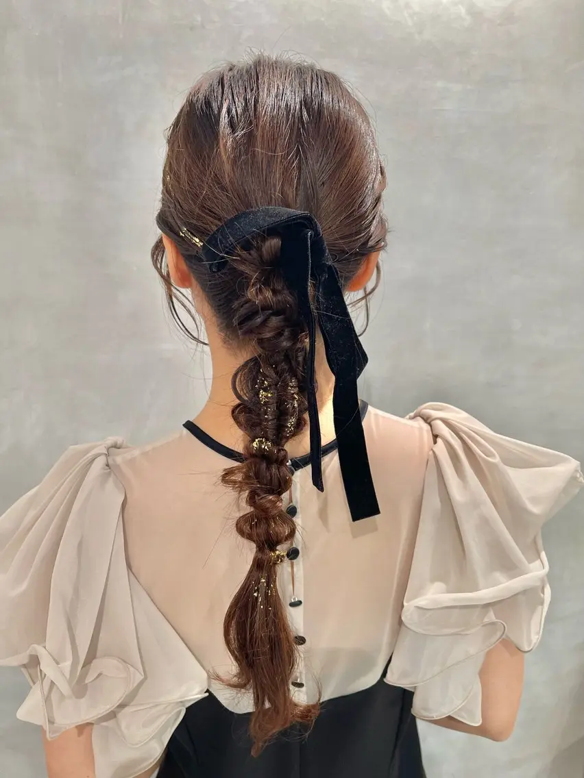 ロング 卒業式のヘアスタイル 韓国風ヘア 浴衣 推し活アレンジ🎀艶 カラー🫧nanoのヘアスタイル