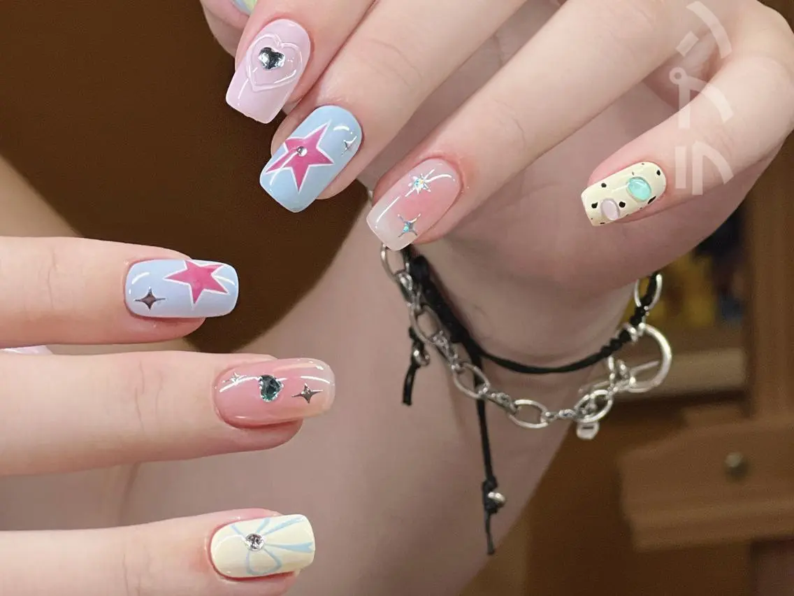メンズ ネイル アートネイル フレンチネイル ジェルネイル キラキラネイル パラジェル ハンドネイル フットネイル Bloom kabukiのネイルデザイン