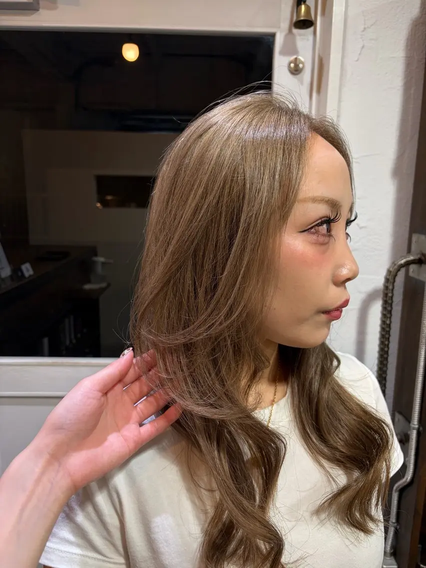 ロング カラー ヘアカラー Iris. Yuuのヘアスタイル