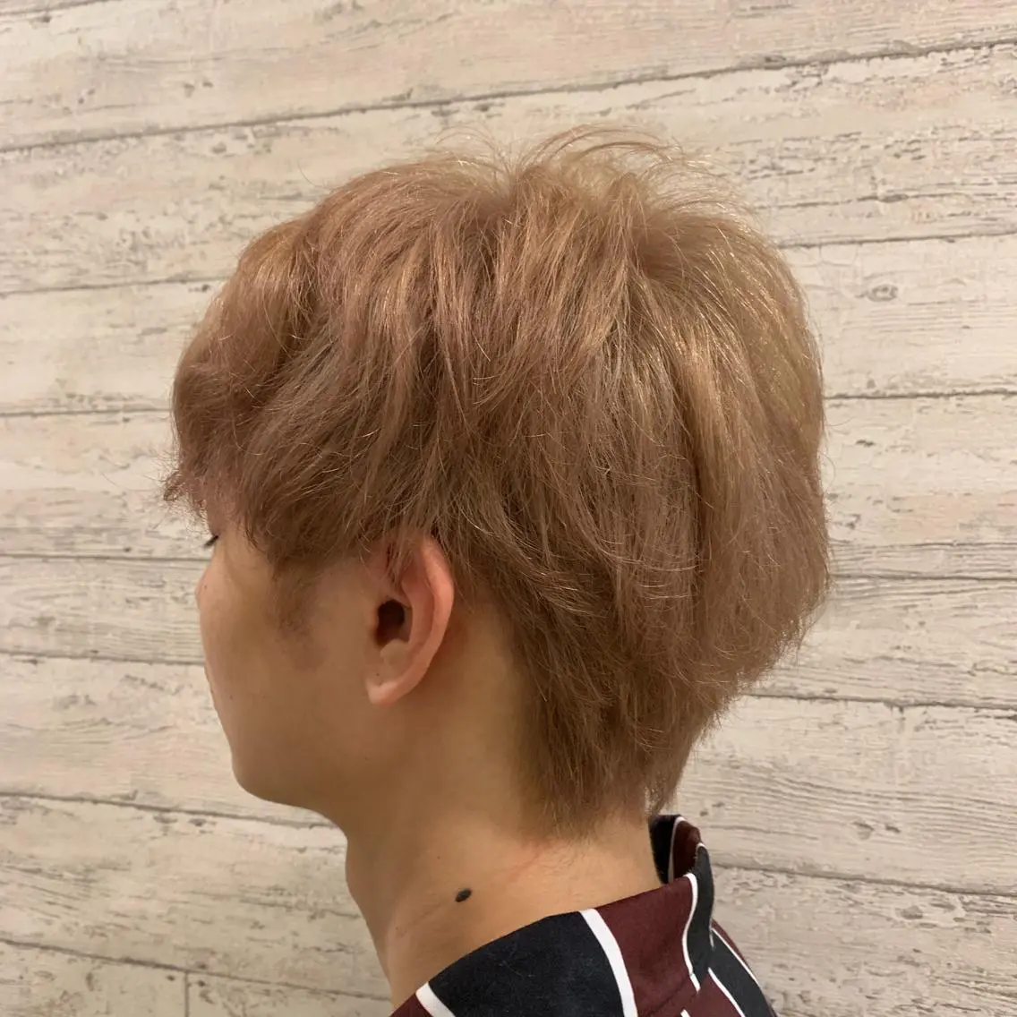 カラー ブリーチ 天野 利咲のヘアスタイル