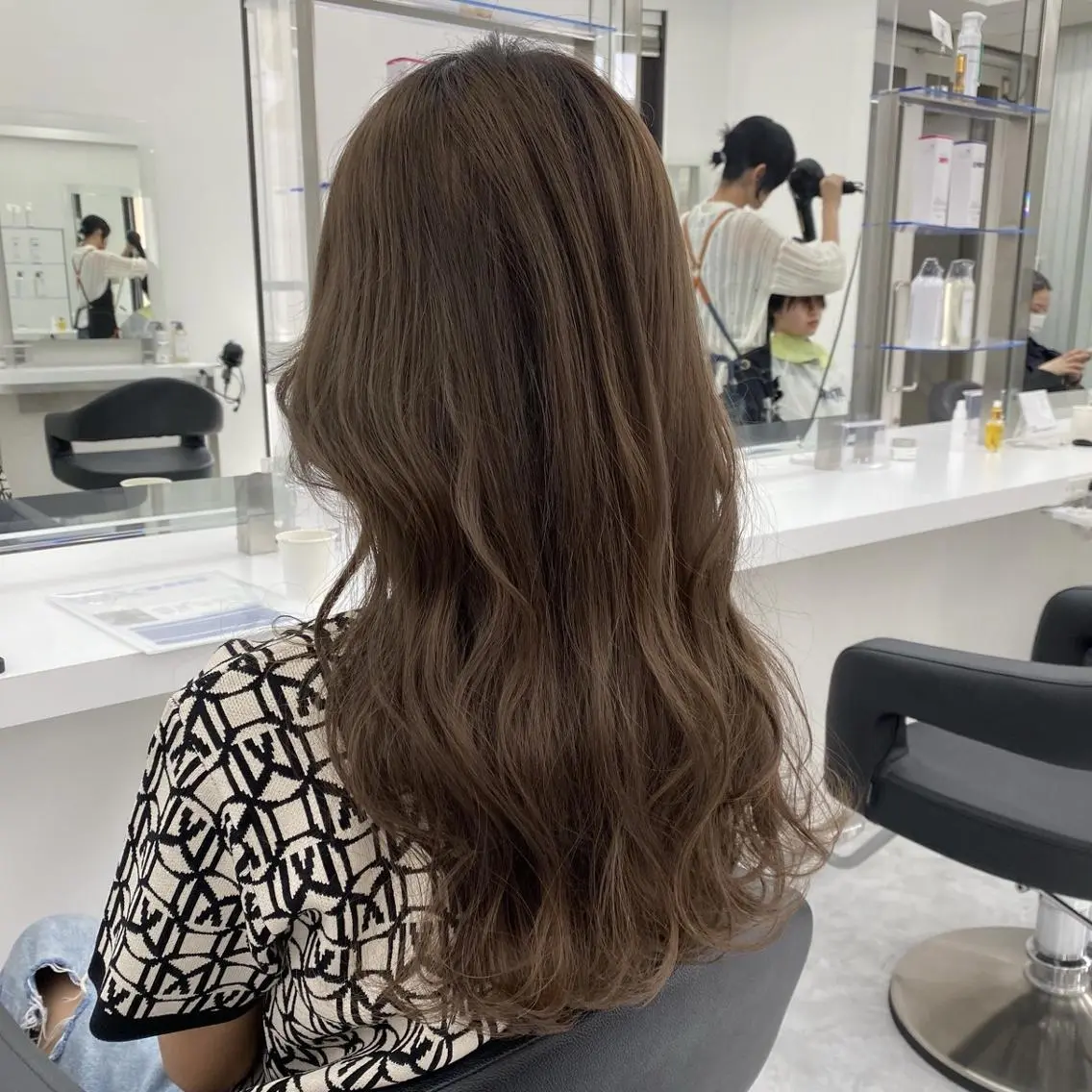 カラー ロング ［THEATER 仙台店🌼］公式のヘアスタイル