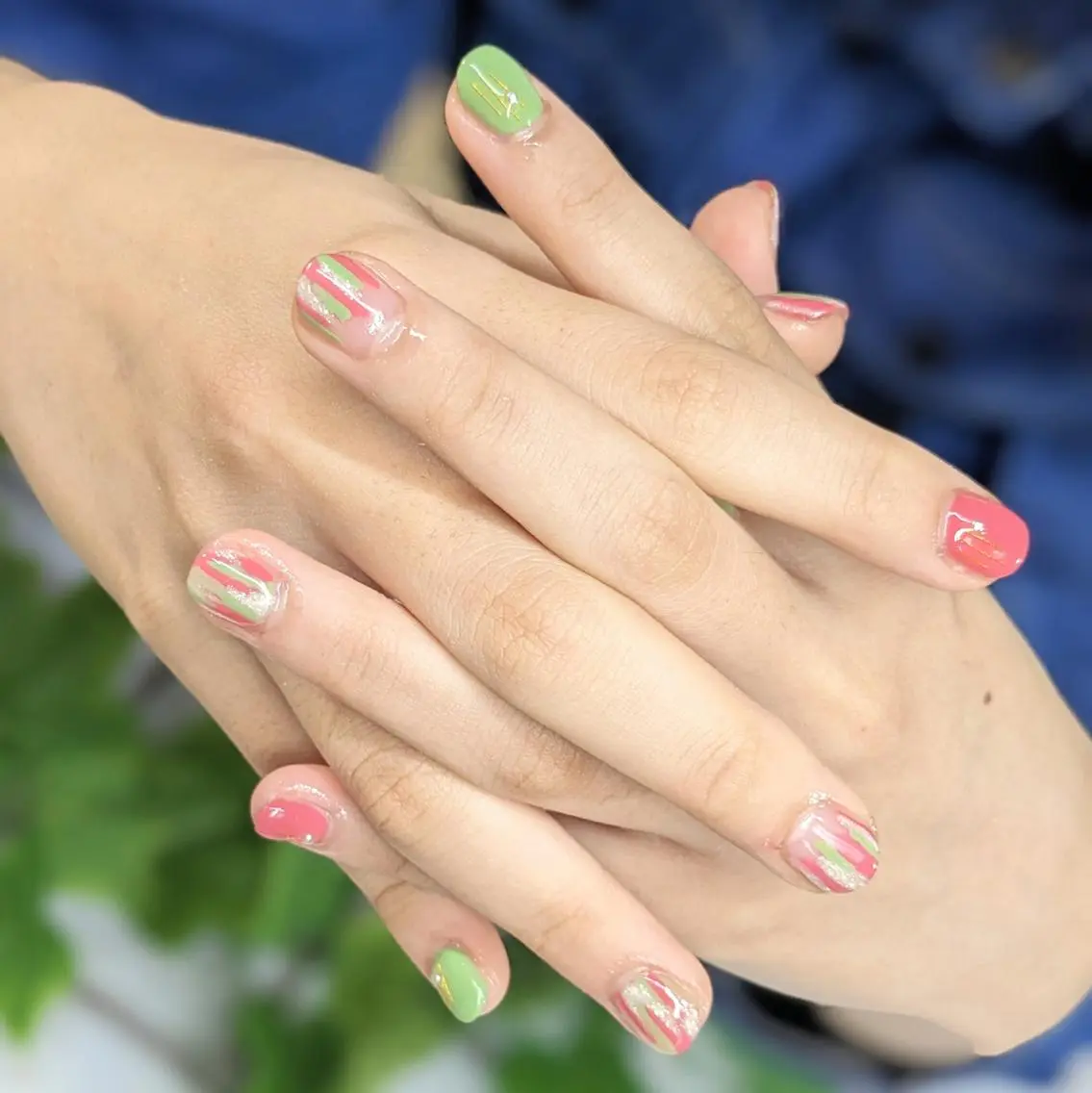 ネイル グリーン ピンク ピスタチオネイル 春ネイル 黄色 ハンドネイル ネイルサロンベルティ .keikoのネイルデザイン