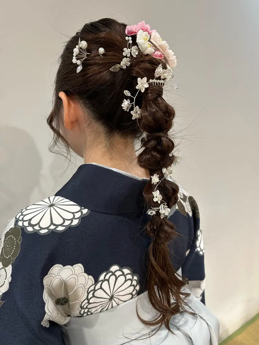 成人式・卒業式・結婚式のお呼ばれヘアアレンジ💐の写真