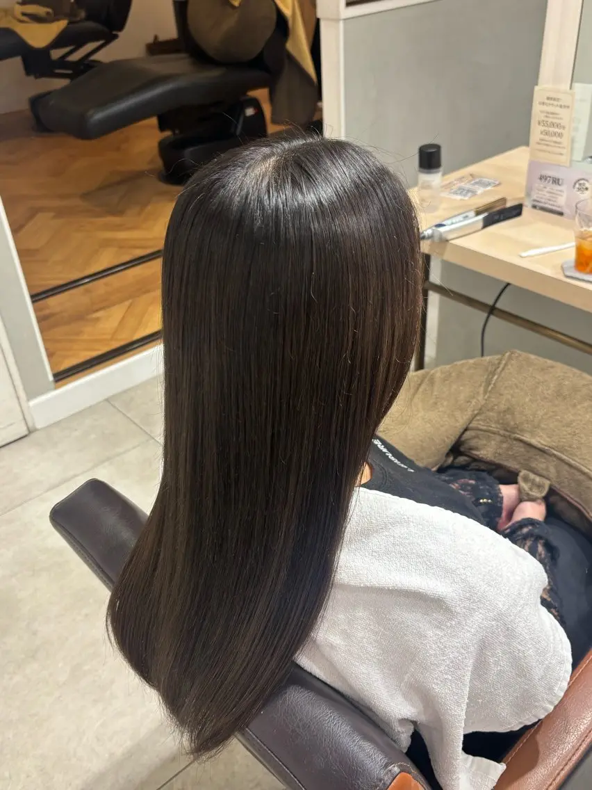 ロング ヘアカラー 日野 鈴のヘアスタイル