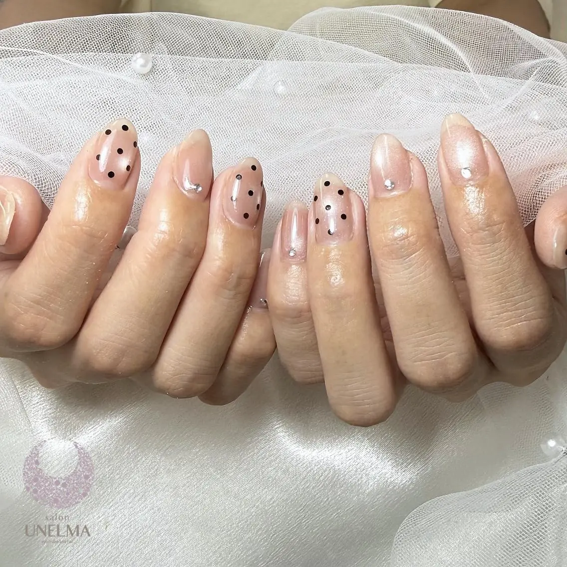 ネイル ニュアンスネイル シンプルネイル ハンドネイル りとるうねるま （UNELMA）のネイルデザイン