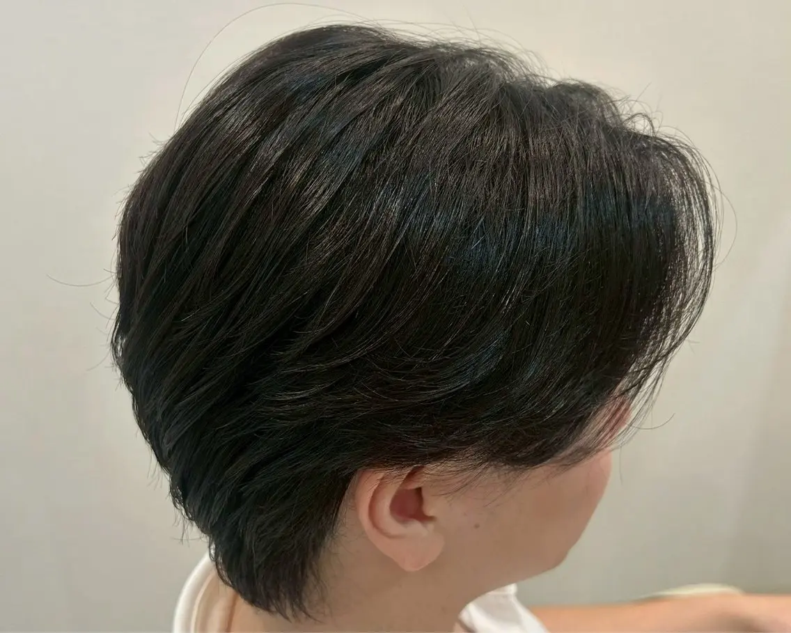 ショート センターパート 韓国ヘア・綾也のヘアスタイル