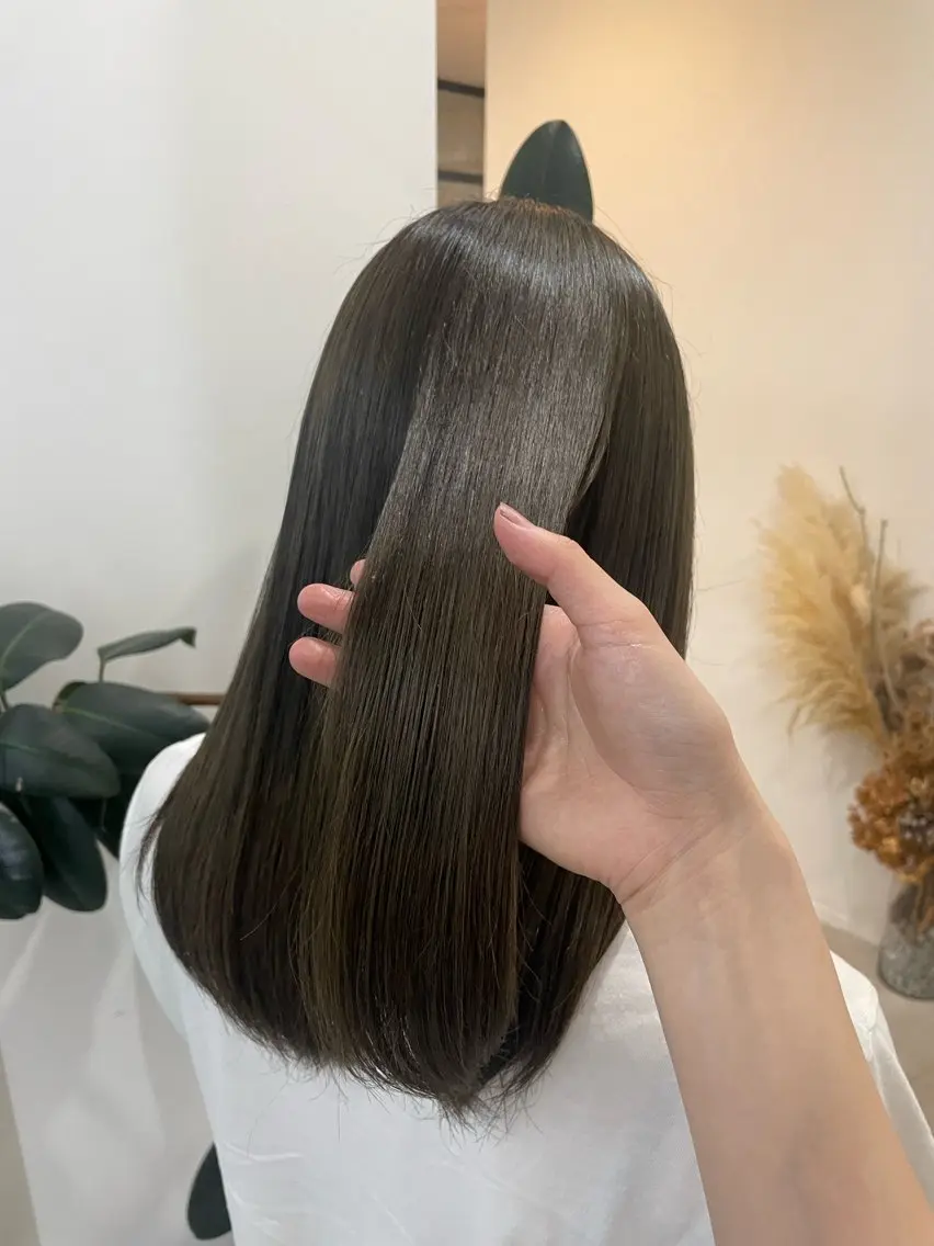 セミロング ヘアカラー 中山 花音のヘアスタイル