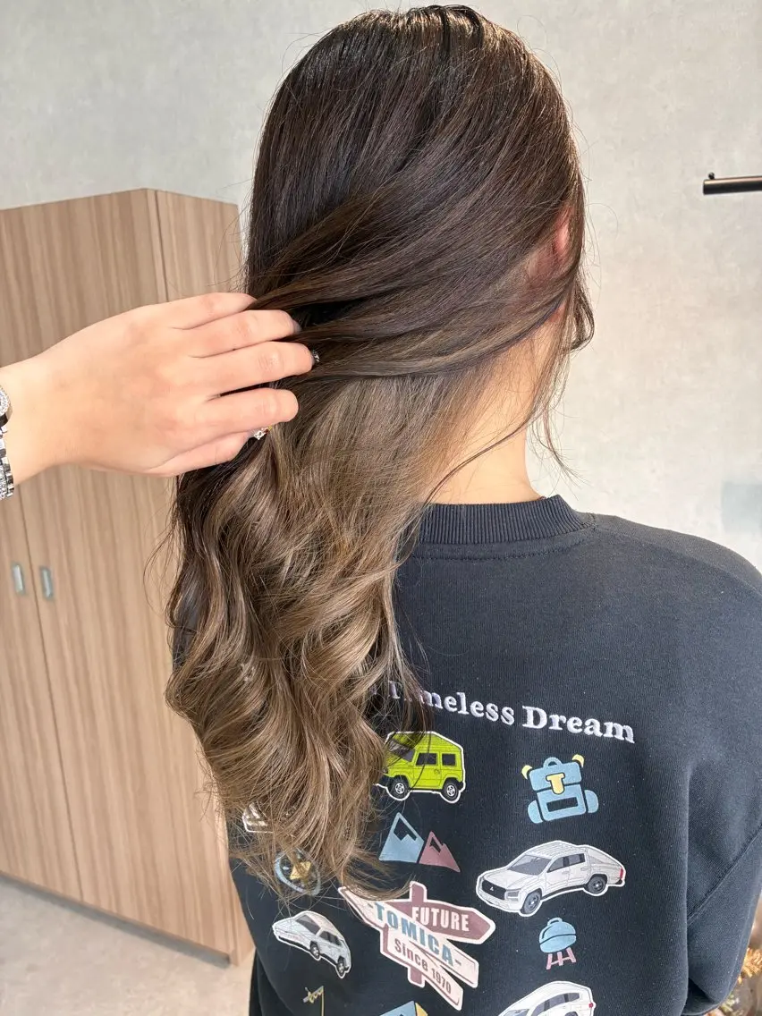 カラー インナーカラー ヘアカラー 中村 真珠のヘアスタイル