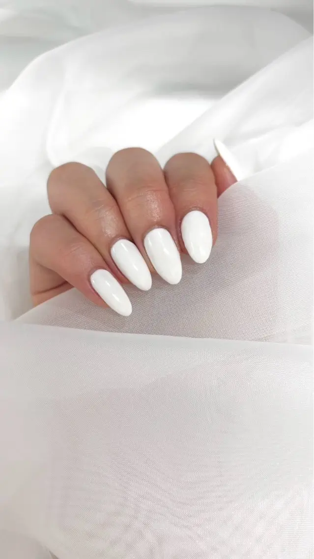 ネイル ハンドネイル VINGT NAIL 馬車道店　鈴木菜月のネイルデザイン