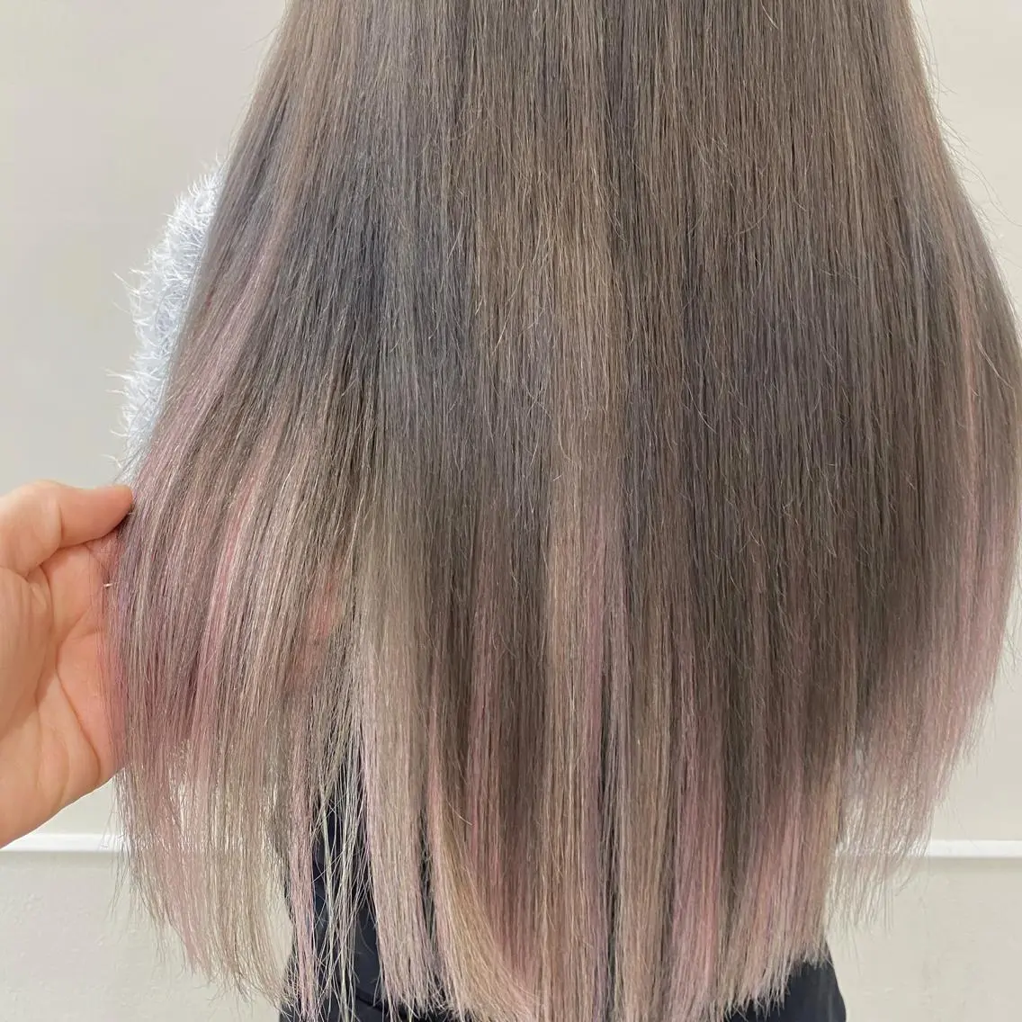 ロング カラー グラデーションカラー エクステ ハイトーン 💭黒崎ハルカのヘアスタイル