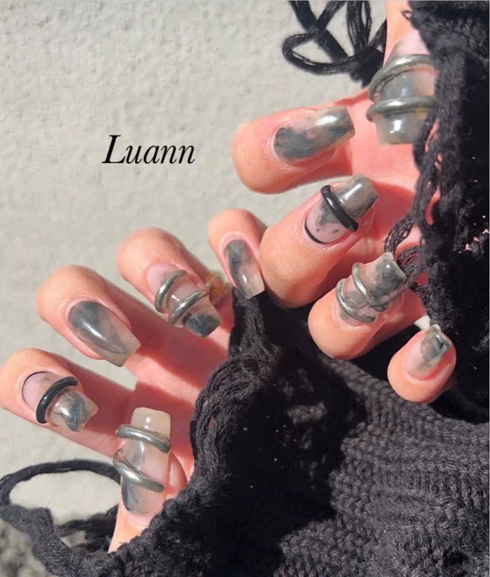 ネイル チークネイル 韓国ネイル 持ち込み ピンク シルバー ハンドネイル Luann nail Sakiのネイルデザイン