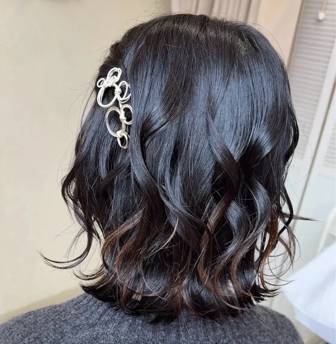 ヘアアレンジ 顔周りカット 髪質改善/艶カラーのヘアスタイル