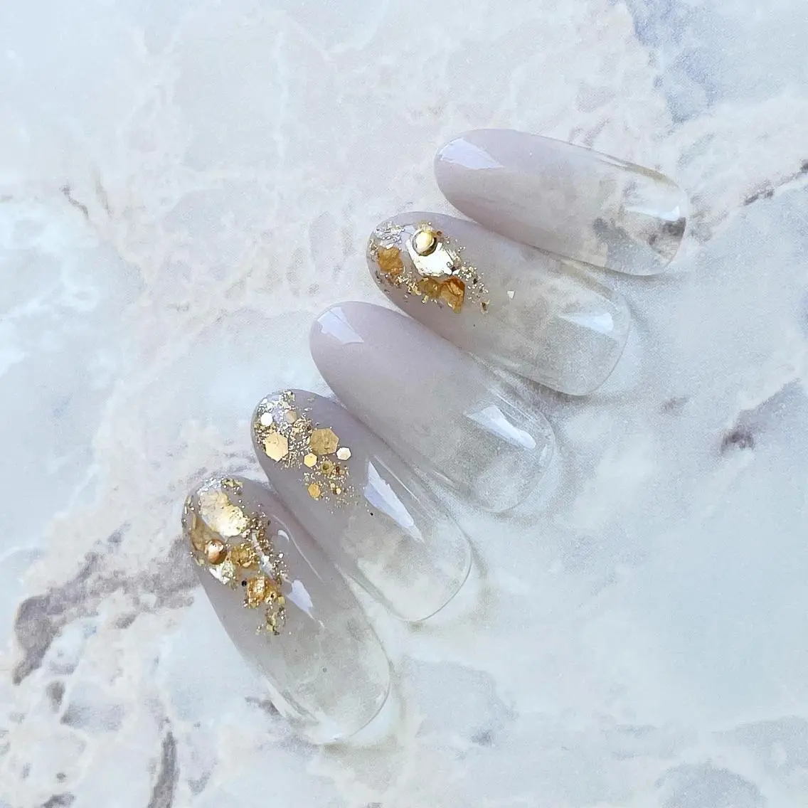 ネイル グラデーション ラメ(グリッター) シンプルネイル ハンドネイル ハンドケア atelier yu's nailのネイルデザイン