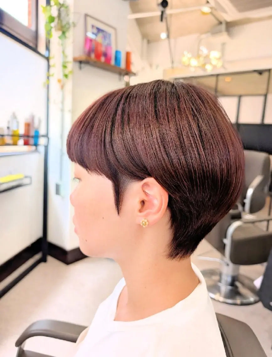 カラー ショート ブラウンカラー ピンクカラー ピンクブラウン ショートヘア 本下 舞依のヘアスタイル