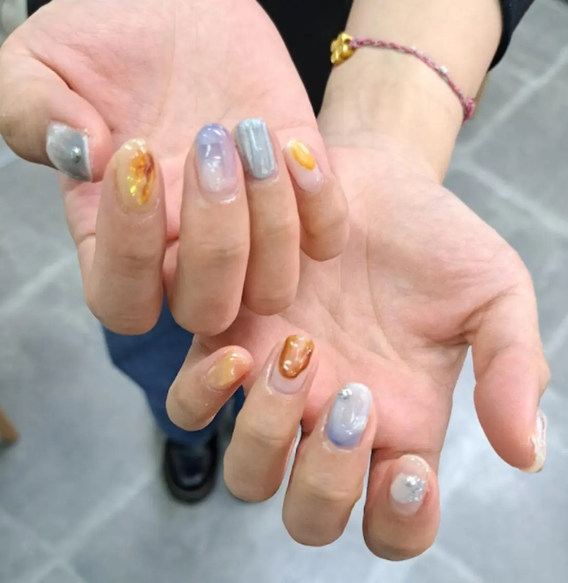 ネイル アートネイル ジェルネイル ニュアンスネイル ぷっくりネイル スカルプネイル nailstudio eviz新宿店のネイルデザイン