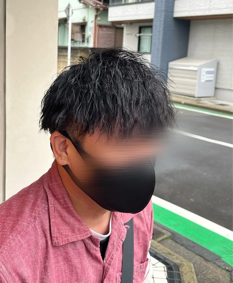 パーマ メンズ カット パーマ ﾒﾝｽﾞｻﾛﾝ関 紫雲（ｾｷﾚﾝｹﾞ）のヘアスタイル