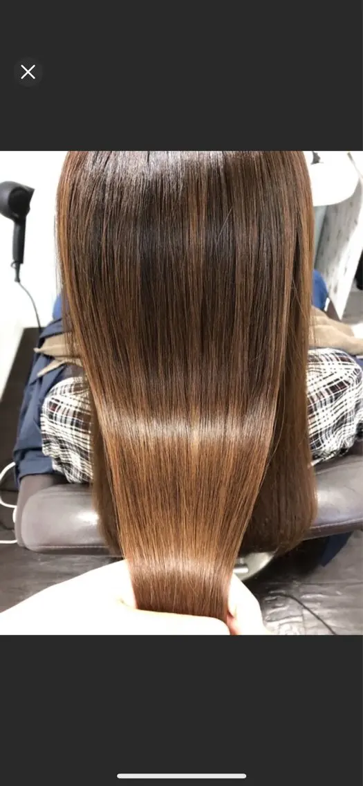ロング momb 折戸結菜のヘアスタイル