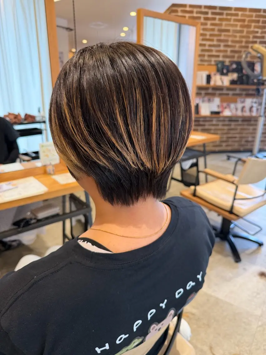 ショート 川嶋 葵のヘアスタイル