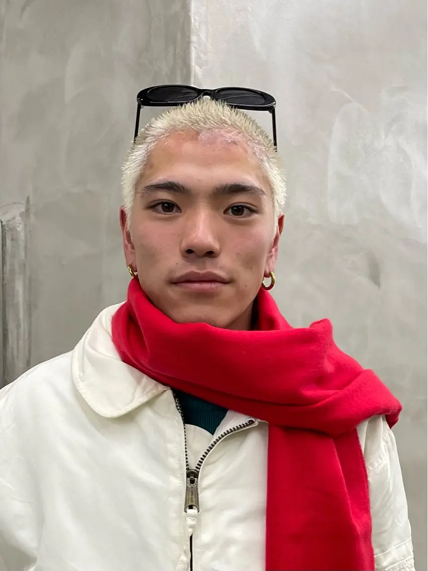 カラー メンズ メンズブリーチ ボウズ ブリーチ 抜きっぱなしブロンド ブロンド カット ヘアカラー トリートメント メンズカット パーマ[佐橋]のヘアスタイル