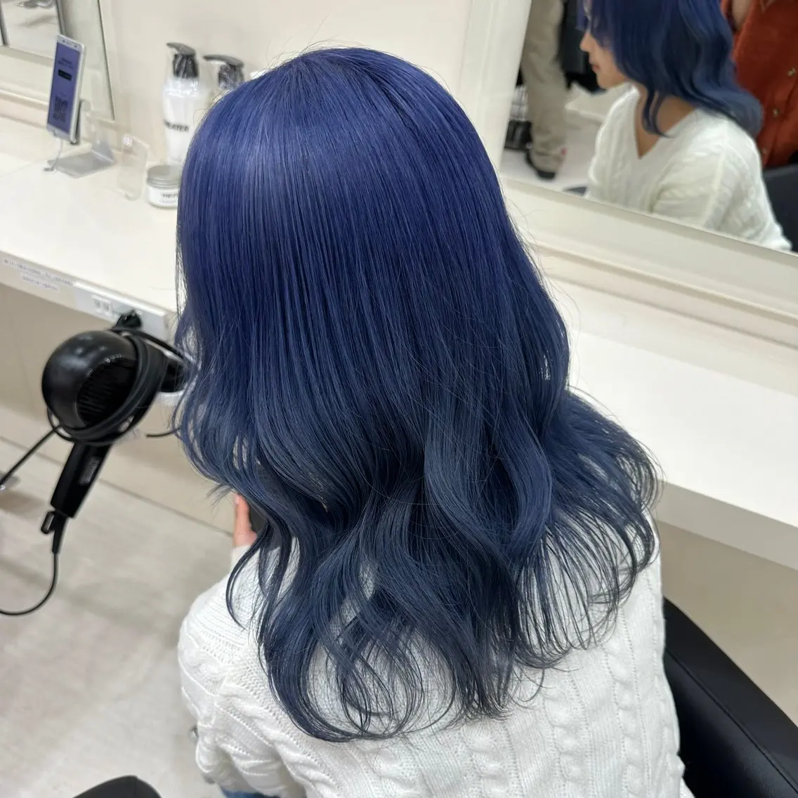 セミロング ️🫧 AINE 🫧ハイトーンカラーのヘアスタイル