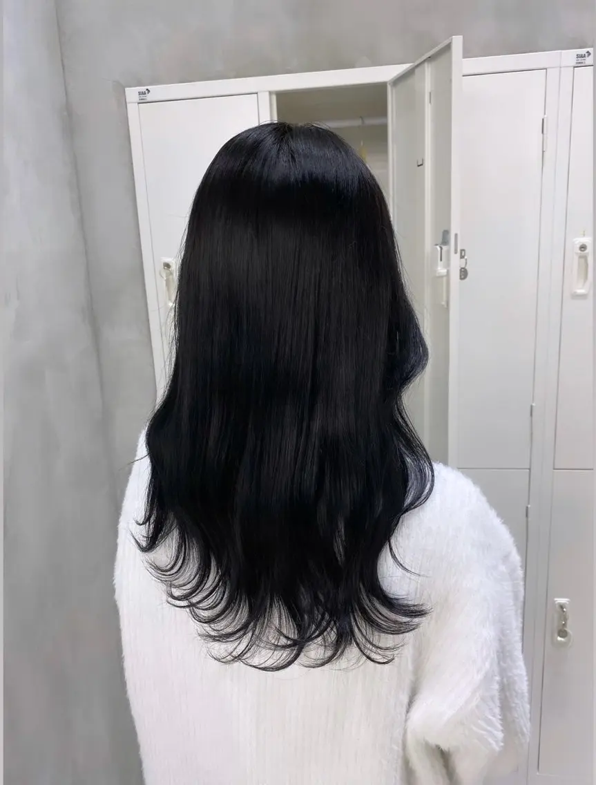 ロング カラー 黒髪 ブルーカラー ブルーブラック ヘアカラー AKANE 【zina新宿】のヘアスタイル