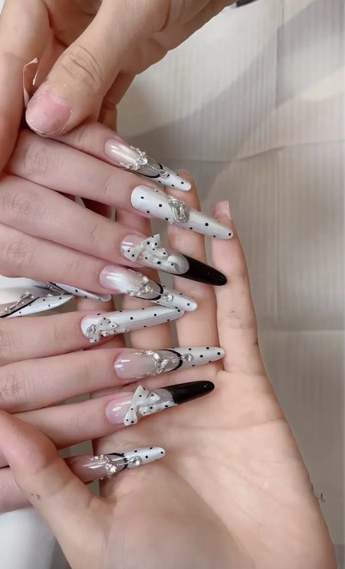 ネイル ハンドネイル WO MIAO💎のネイルデザイン
